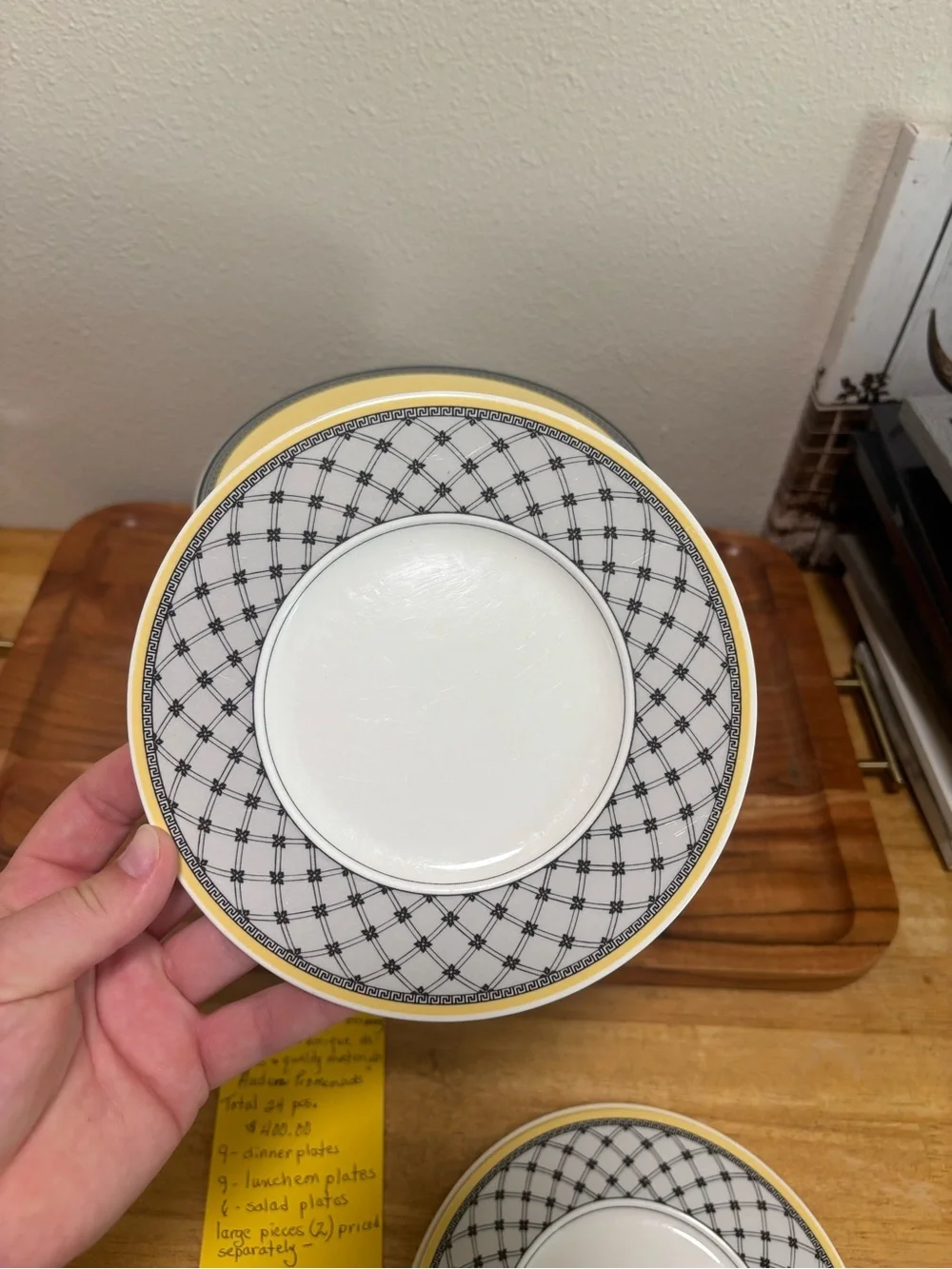 Villeroy & Boch Yellow and White Plate with Black Laurel Motif